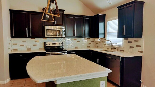 1000 Farmhouse Dr