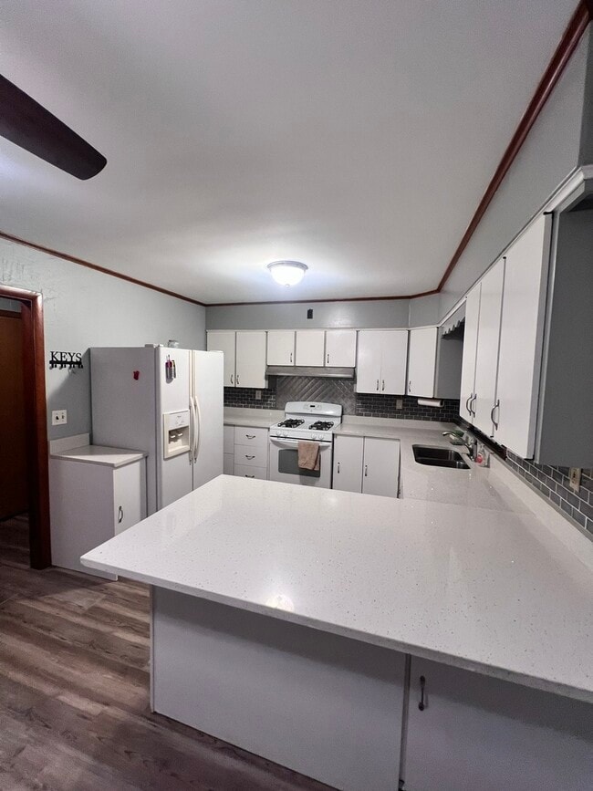 Photo - 1160 W Marion St