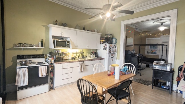 Building Photo - 346 S Rose St Unit 3