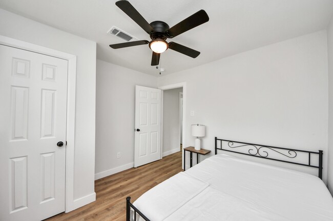 Building Photo - 5115 Clay St