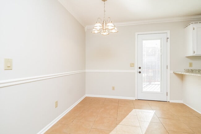 Photo - 300 Vernon Traylor Dr