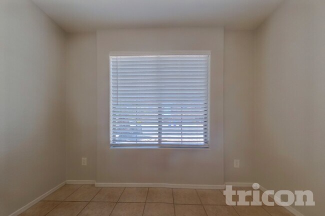 Photo - 2215 S 83rd Ln