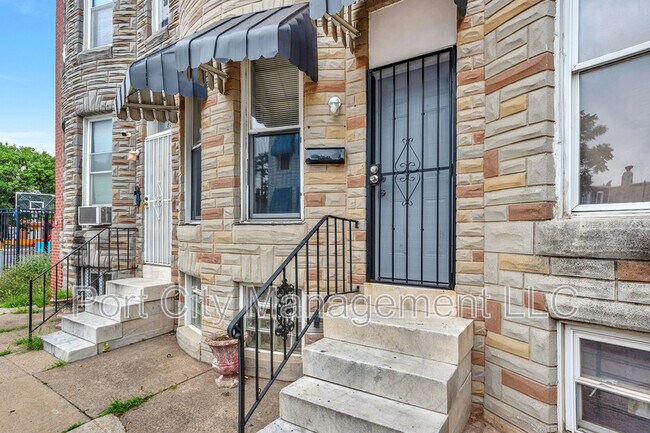 1806 Aiken St