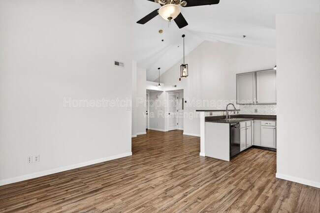 Photo - 531 Saravalle Dr