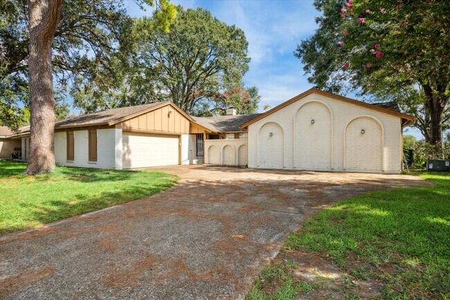 Photo - 5423 Bent Bough Ln