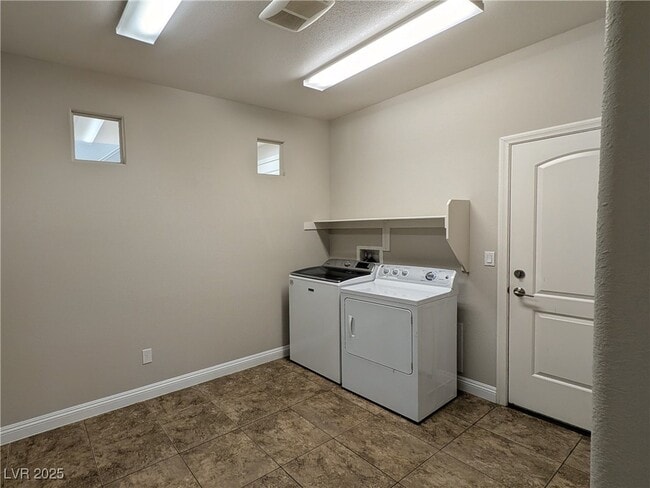 Building Photo - 10668 Berkshire Woods Ave