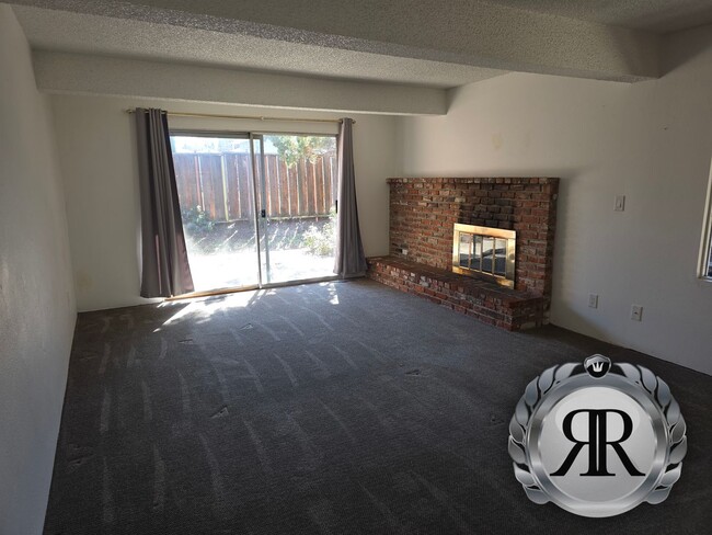 Photo - 2 Bedroom, 1 Bath duplex, Close to 40th & Summitview