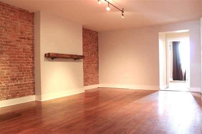 Building Photo - 530 Washington St Unit 2 Rental