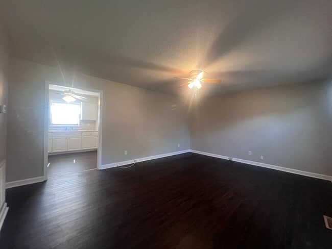Photo - AVAILABLE TO SHOW!