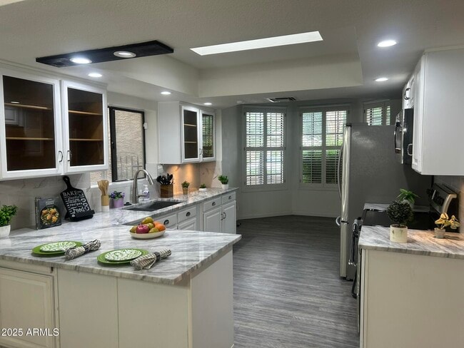 Photo - 9424 N 105th St
