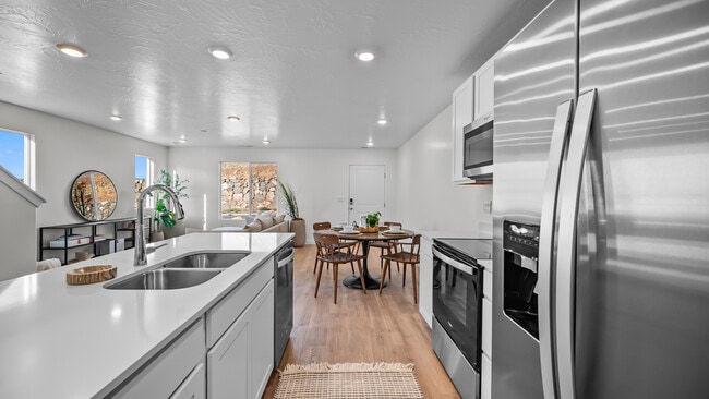 Photo - 1694 S Wahweap Wy