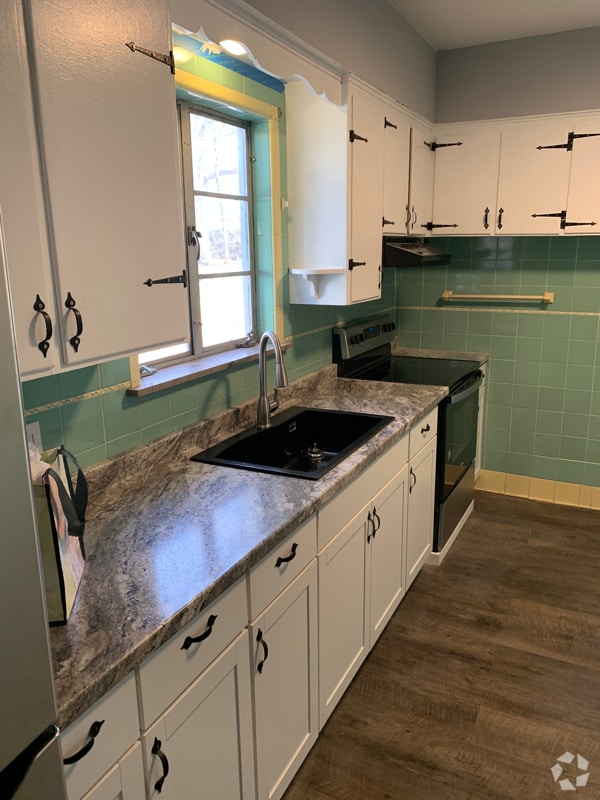 Building Photo - 17 Mill St Unit 2 Rental