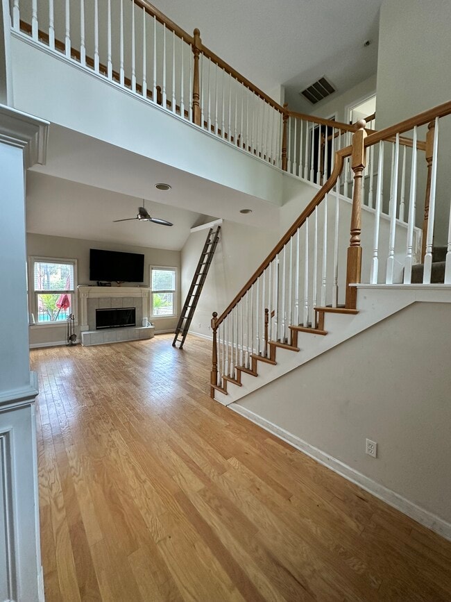 Photo - 184 W Commons Dr