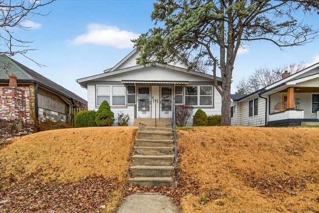 Building Photo - 508-508 Emerson Ave Unit 508 N Emerson Ave