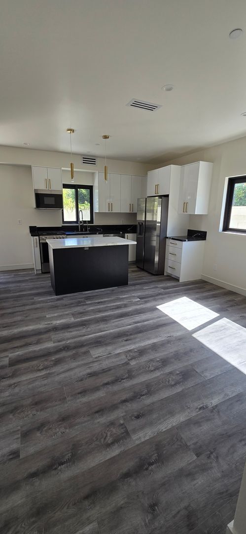 1920 S Sherbourne Dr Unit 1922 1/2