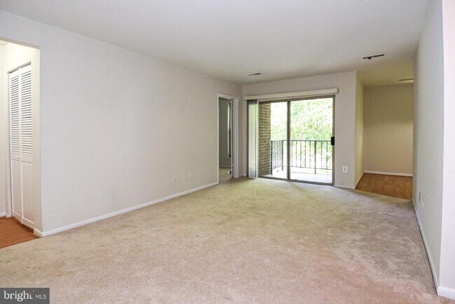 3302 Woodburn Vlg Dr  