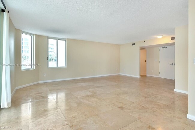 Photo - 3 br, 2 bath House - 5900 Collins Ave Apt 408