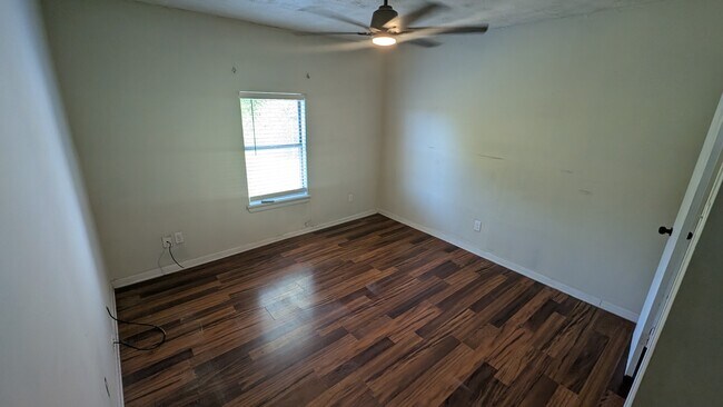 Photo - 1607 Bells Dr