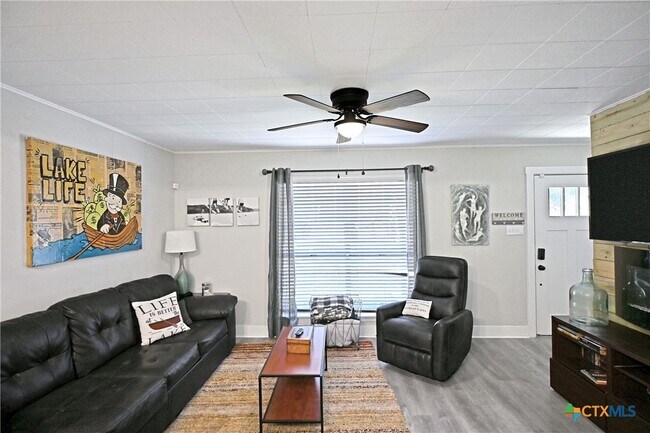 Photo - 553 Scenic Dr