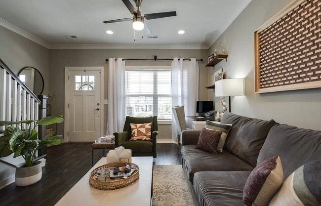 975 Ashland Pl Dr