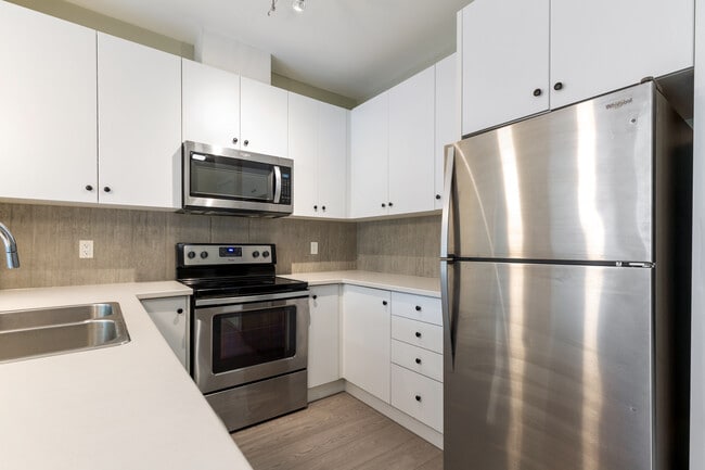 Photo - 1948-1948 N Parallel Rd