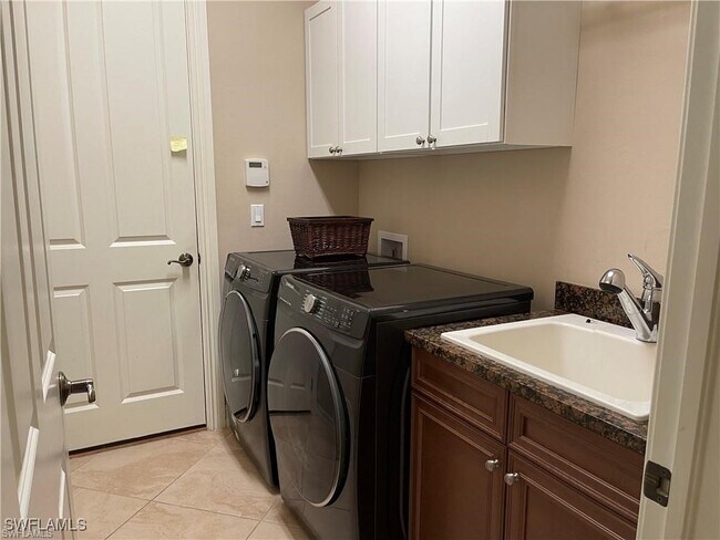 Photo - 6557 Caldecott Dr