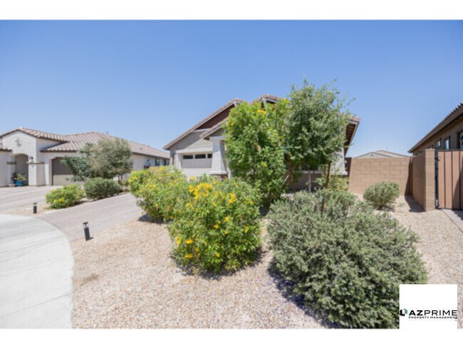 Photo - Modern 4/3 Tolleson House!
