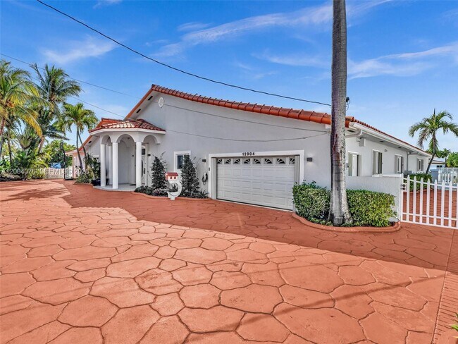 Photo - 12904 Banyan Rd