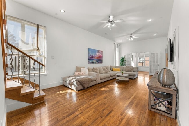 Building Photo - 315 Fairview St Unit A