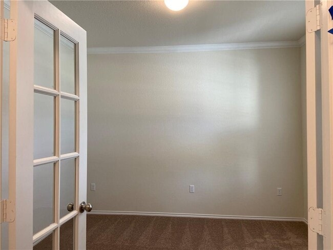 Photo - 615 Saturnia Dr