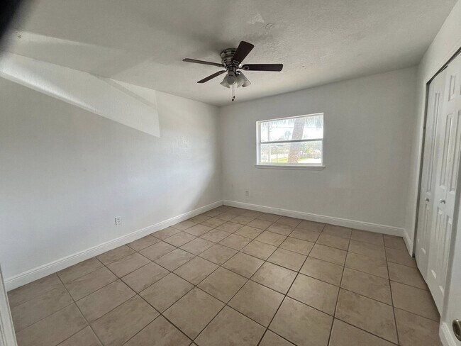 Photo - 5885 Dahlia Dr