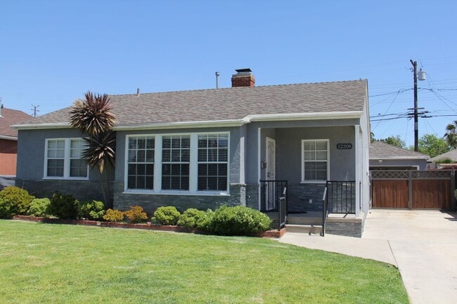 12208 Burl Ave
