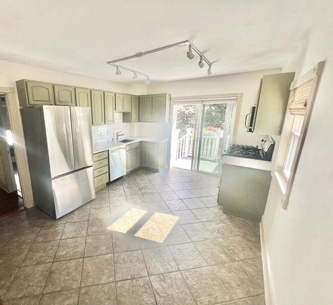 Photo - 52 Victoria St Unit C