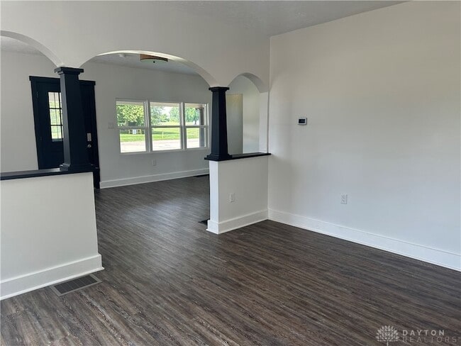 Photo - 2520 Harshman Rd