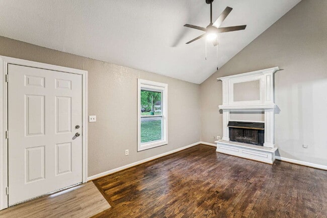 Photo - Charming 2 Bedroom, 2 Bath with Extra Loft Space Available Now!