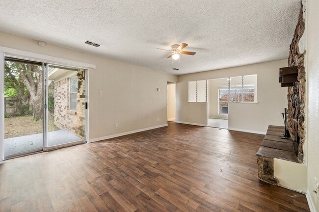 Photo - 6301 Sunnybrook Dr