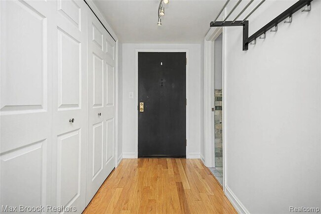 Photo - 35300 Woodward Ave Unit 406