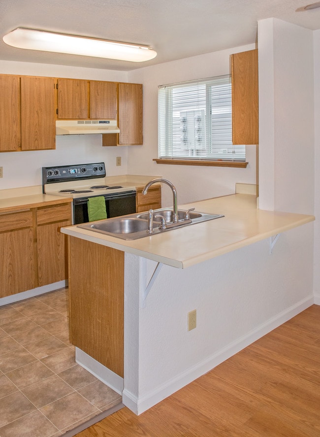 Crowne Pointe Apartments