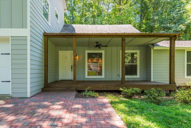 Photo - 2681 Ravenoaks Pl