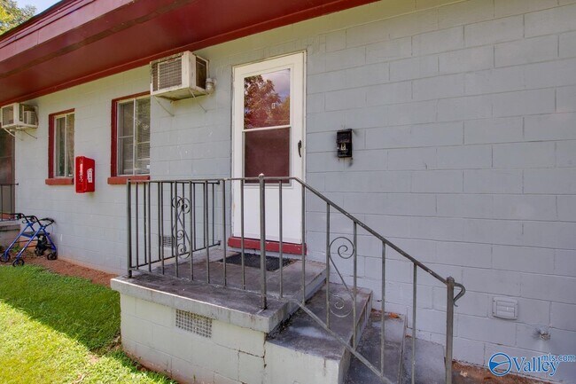 1328 Oshaughnessy Ave NE Unidad B