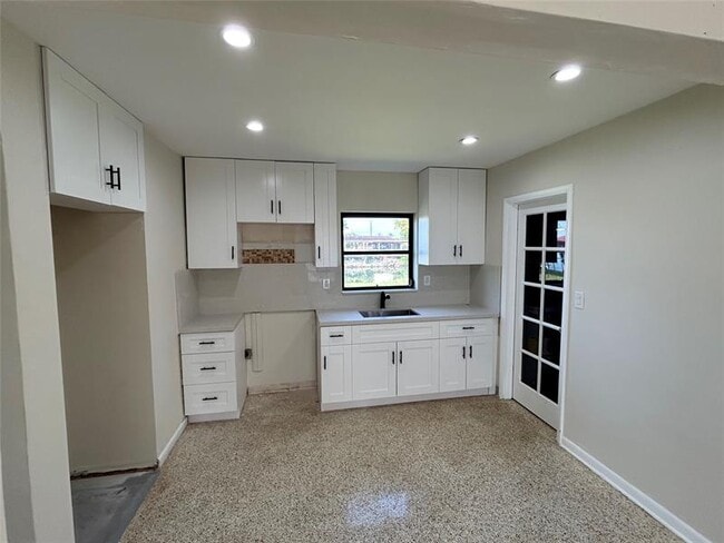 Building Photo - 2020 SW 127th Ct Rental