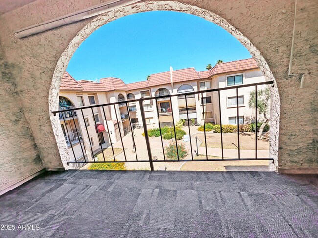 Photo - 3033 E Devonshire Ave Unit 3034