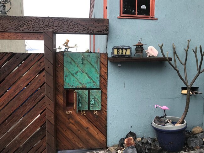 Casilla de correo - 837 Micheltorena St