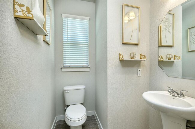 Photo - 167 Appleberry Ln