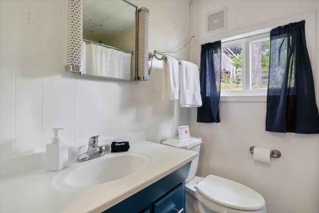 Photo - 31511 Ontario Rd