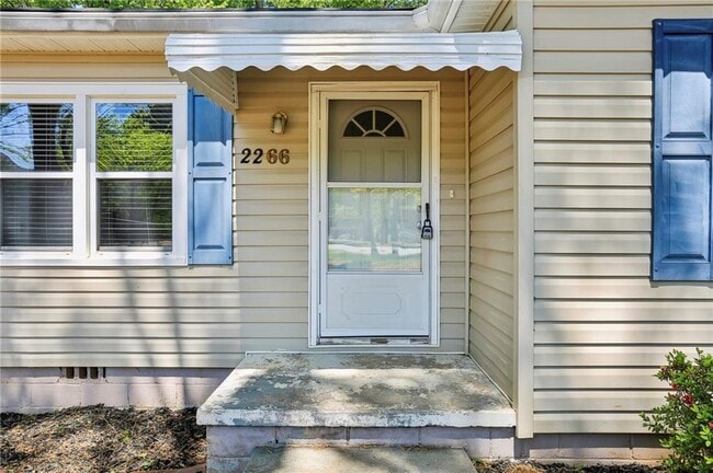 Photo - 2266 N Shallowford Rd