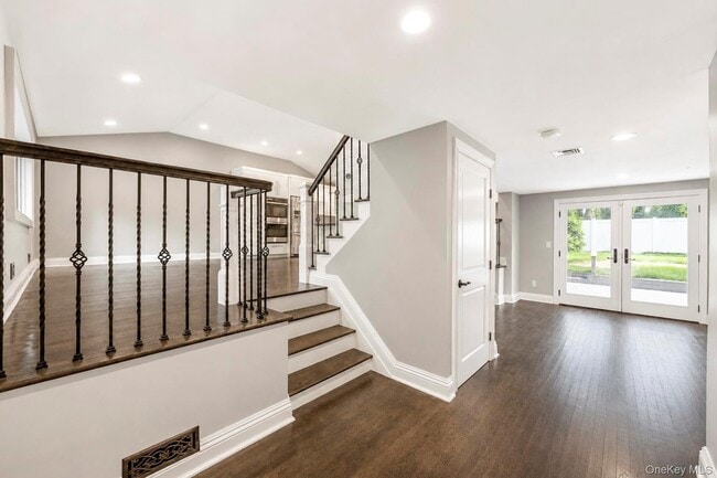 Photo - 18 Catherwood Crescent