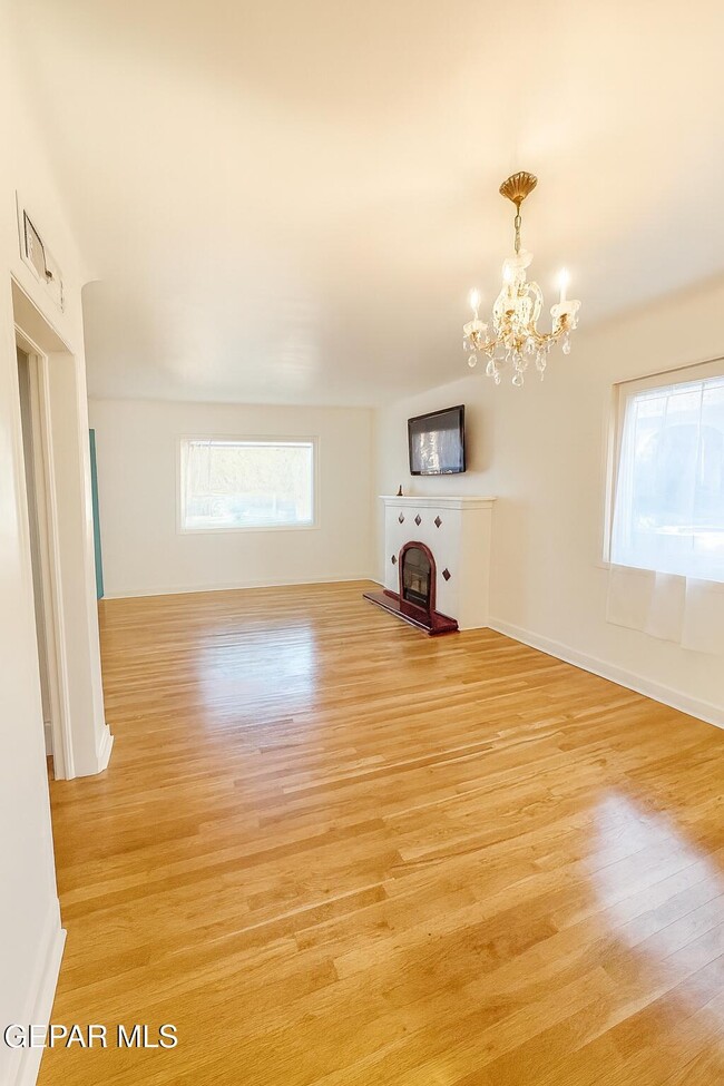 Photo - 2211 N Campbell St