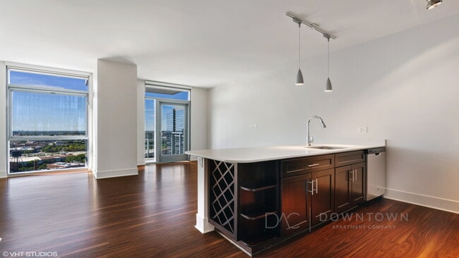 Photo - 1460 N Halsted St