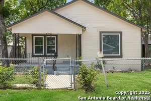 Building Photo - 1906 Montezuma St Rental